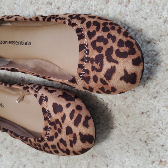 Flats - Picture 2 of 5